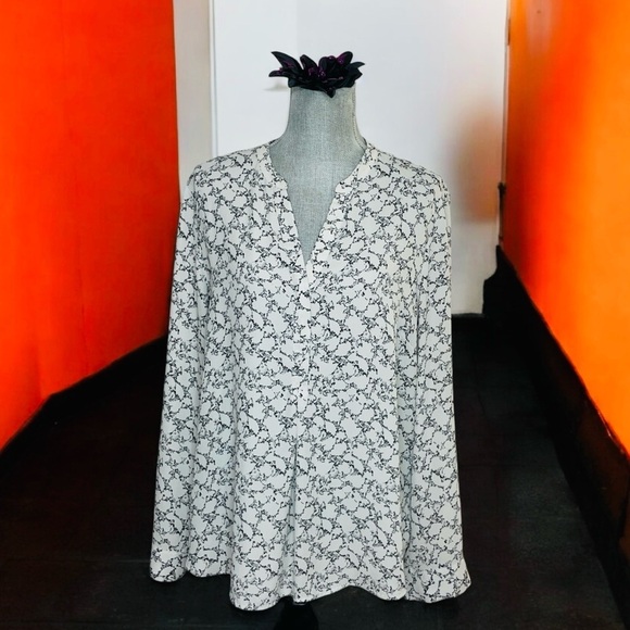 The Limited Black & White Printed
Tunic Top. Size XXL - Picture 1 of 13